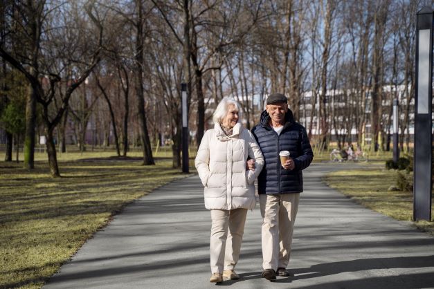 Seniori a chôdza